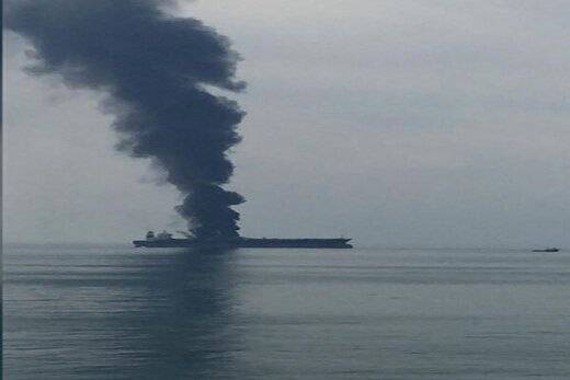 آتش سوزی کشتی خارجی در ساحل عسلویه/۲۲ نفر نجات یافتند