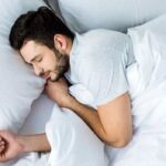فکر کردن به سه اتفاق خوب پیش از خواب، کیفیت زندگی را بهبود می‌دهد